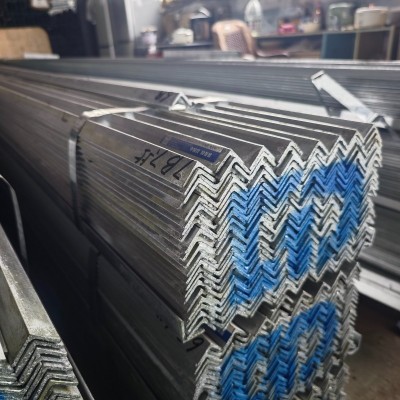 镀锌角钢等边角铁-3号30*30*4mm-镀锌角钢规格尺寸表-镀锌角钢的规格型号重量表-国标镀锌角钢图5