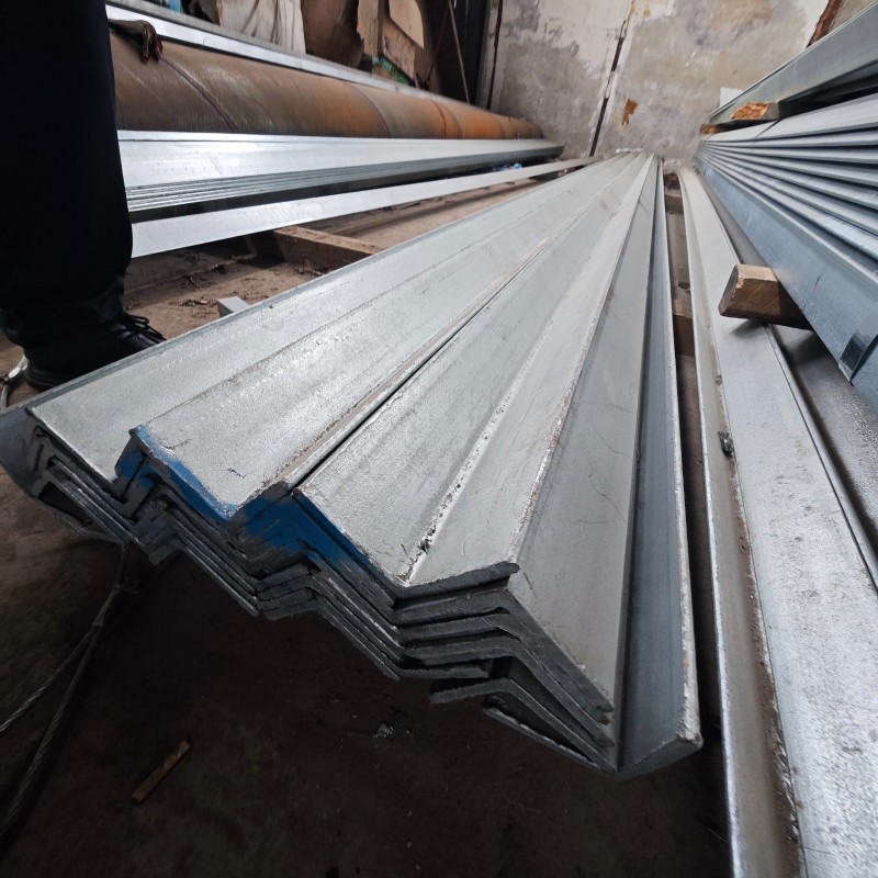 镀锌角钢等边角铁-7#70*70*5mm-镀锌角钢图片-苏州角钢镀锌-50镀锌角钢